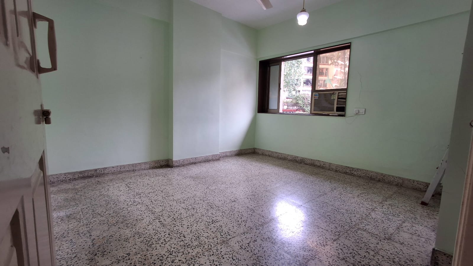 2BHK Flat for Sale in Andheri West